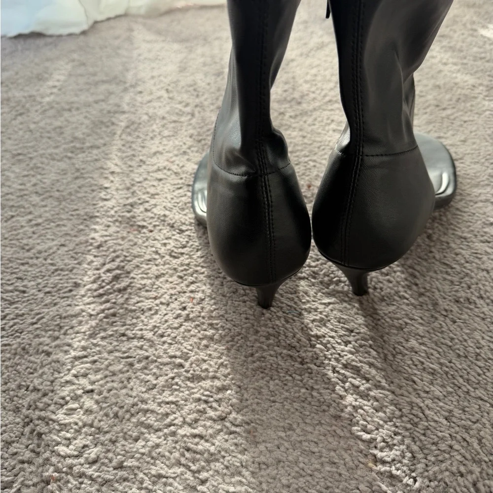 NWOT AKIRA Black Thong Ankle Boots - Picture 4 of 5
